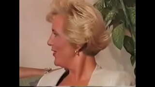 Asak 50 taun gangbang Manéhna nyaéta boss panas horny awewe