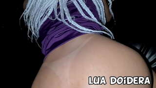 Novinha do Rio de Janeiro Lua Doidera no glory hole na de festa swing e fez varios machos gozarem na punheta e no boquete