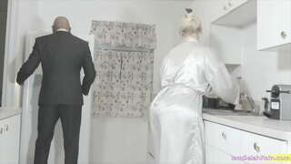 Вёскі Рэйнс, Вазьмі Гэтую Бялковую Бі-Бі-Сі, Як Нішто Іншае