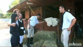 Кара Анжелика Люси Белль - Икеләтә трах Кайнар Задницы