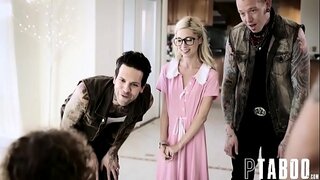 ǃ�属维尔京宝宝的金发女郎让性交第一次