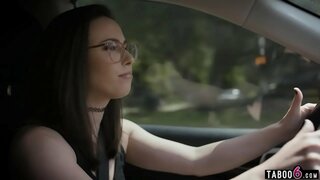 Casey Calvert akaenda pick up mambo yake kutoka kwa wake wa zamani