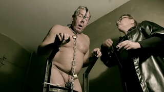 Amante de abril - Preto macacão de látex escravo sido usado